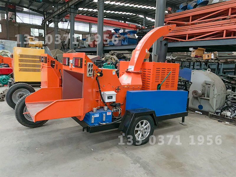 履帶自走式樹枝粉碎機